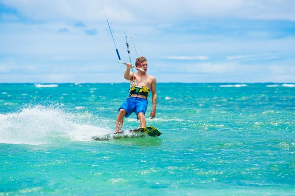 Quels sont les meilleurs spots pour faire du kitesurf à Boracay, Philippines?
